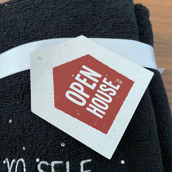 Christmas holiday towel secret Santa gift - Picture 5 of 9